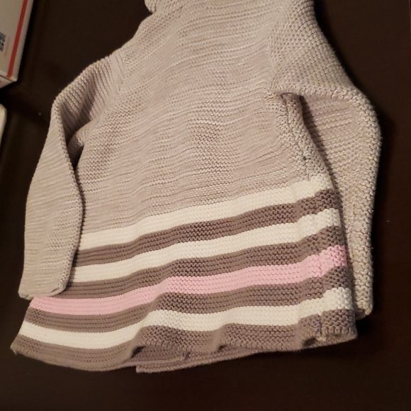 Firsts Impression Play Hooded Sweater - Picture 6 of 9